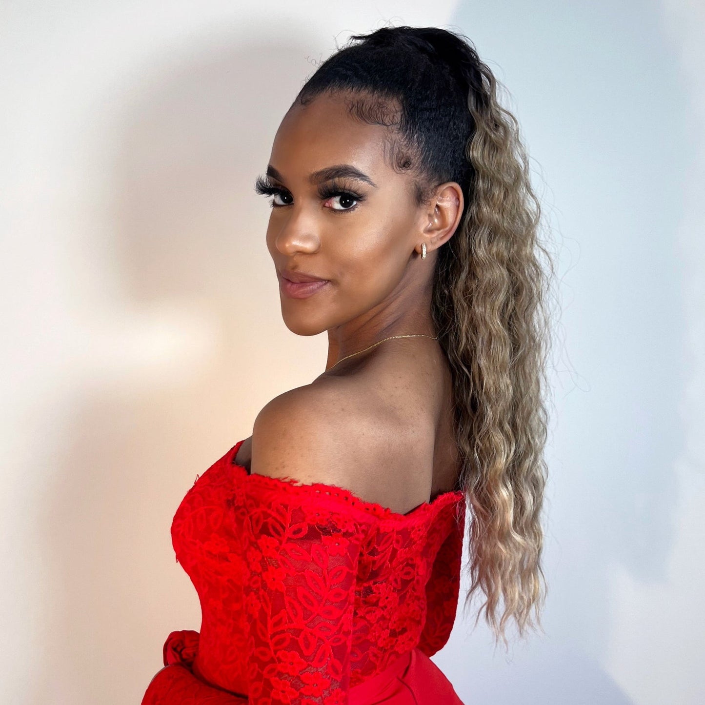 The Brinley wavy style 26" Velcro Wrap Ponytail Premium Tongable Fibre
